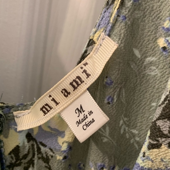 Francesca’s Romper - Picture 5 of 5